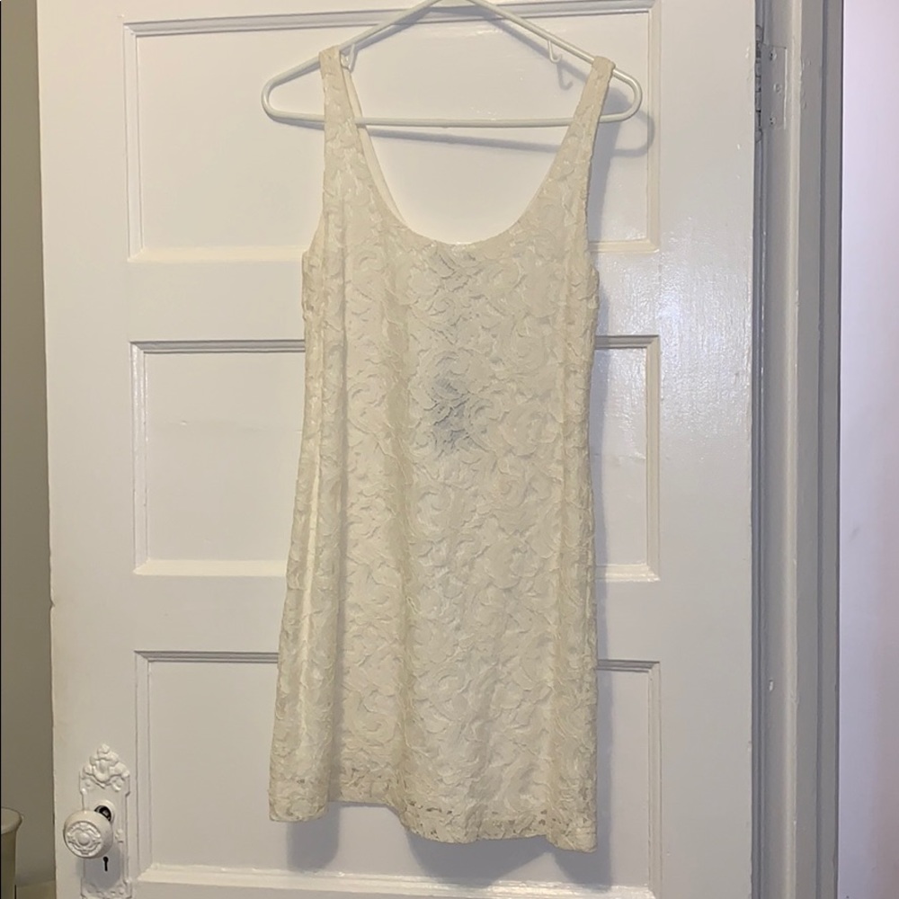 Beautiful lace dress - brand new with tags, lined